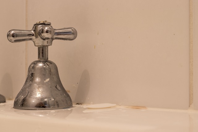 Bild für Wer haftet für Wasserschäden, wenn eine Silikonfuge defekt ist?